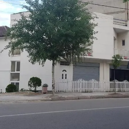Viktoria & Artan Ambo Séjour chez l'habitant Pogradec